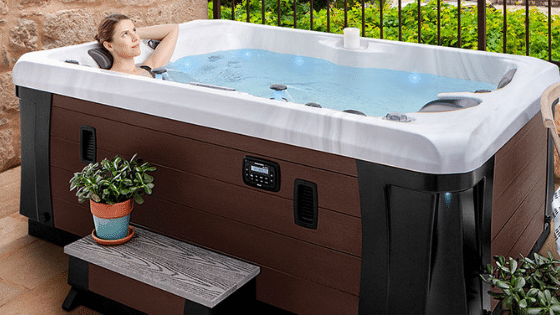 110V vs. 220V Hot Tubs - What's The Difference? - Splash Pool & Spa